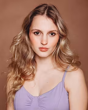 Helen Riddle Headshot