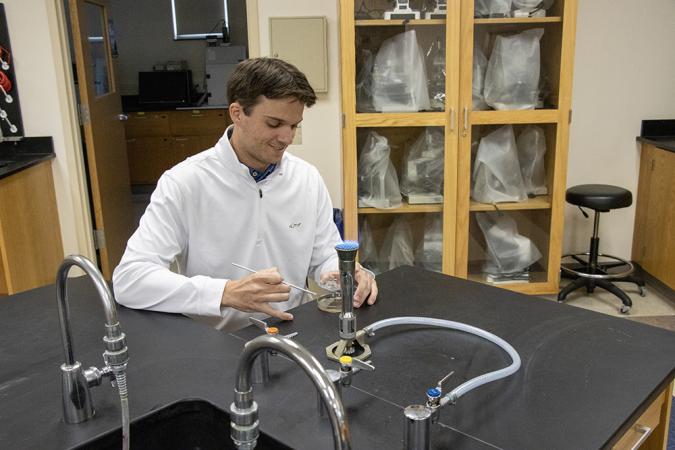 Holderby_lab-horizontal.jpg